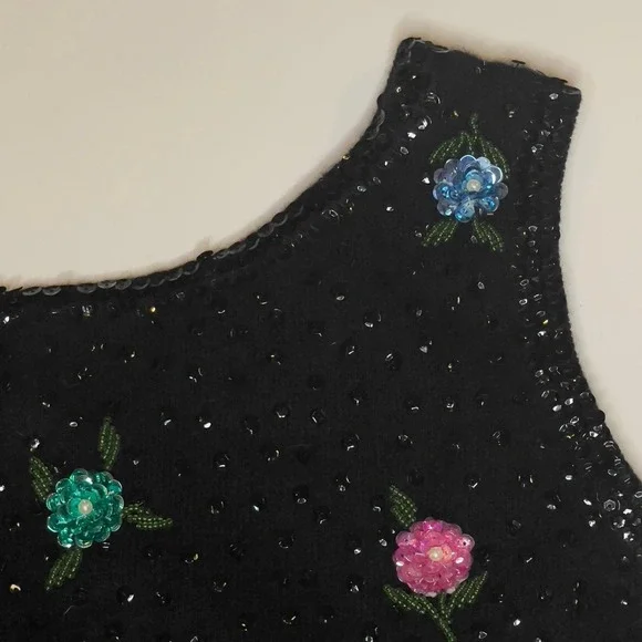 Vintage Sleeveless Sweater - Cyn Les Hand Beaded Sequin Rosette Black - Size 36 - Picture 8 of 11